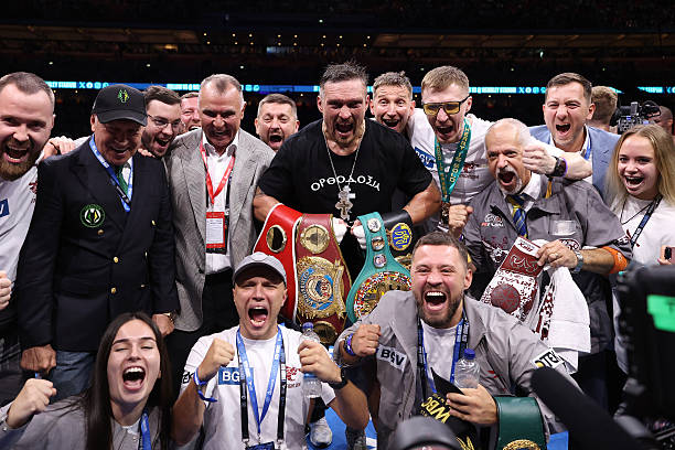 Usyk Reclaims His Crown in Style